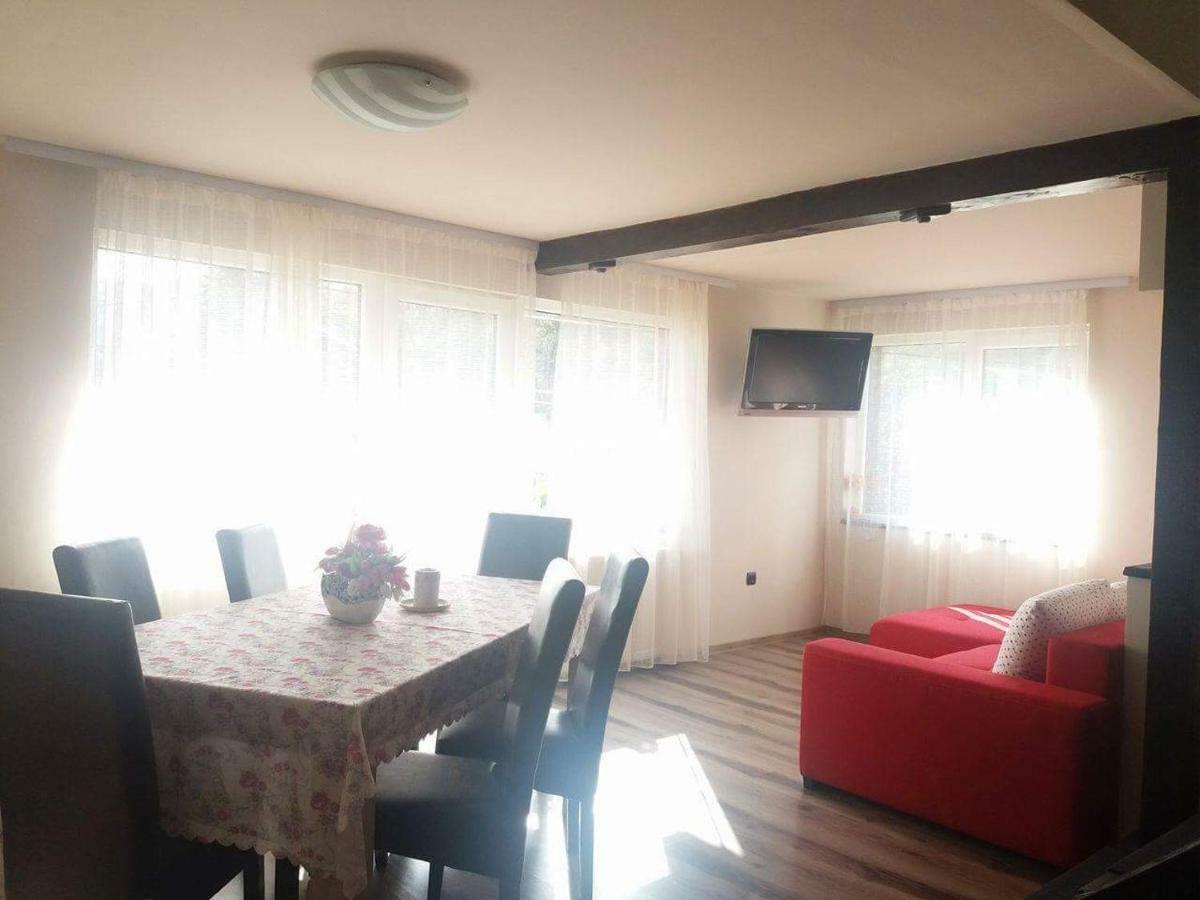 Apartament Laura ブラン エクステリア 写真
